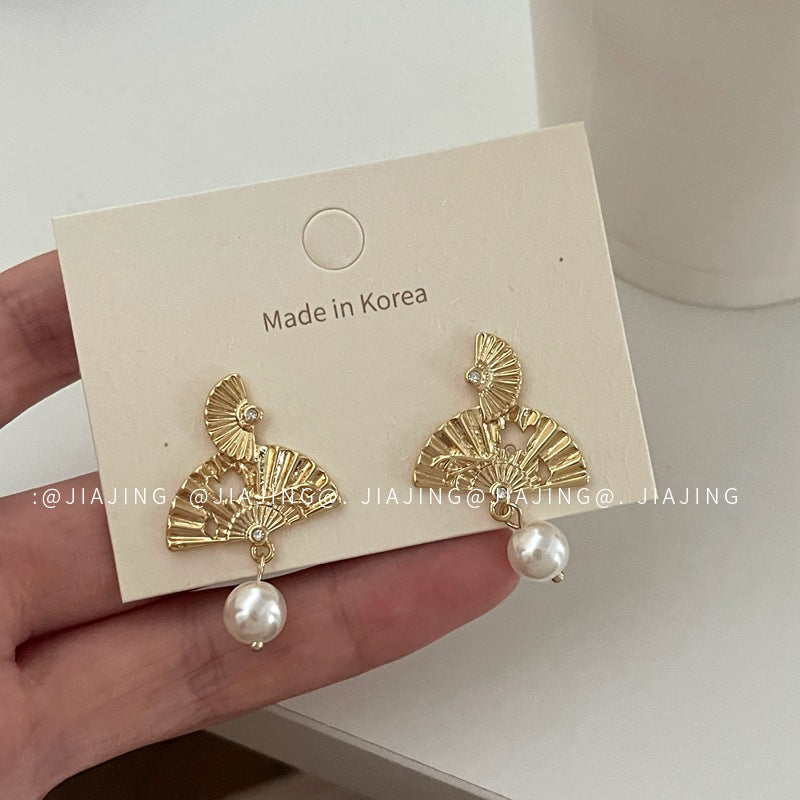 Golden Fan Pearl Minority Earrings