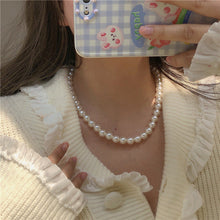 Load image into Gallery viewer, Pearl necklace
