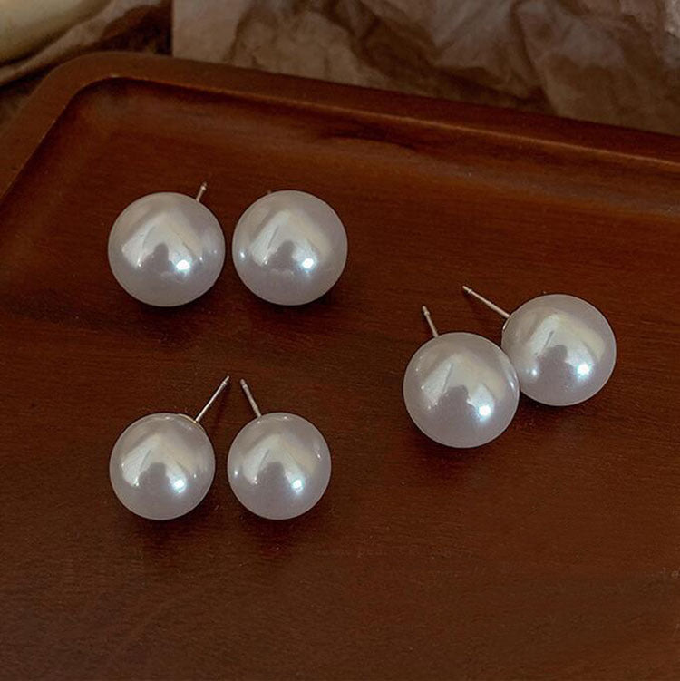 Silver needle vintage pearl stud earrings